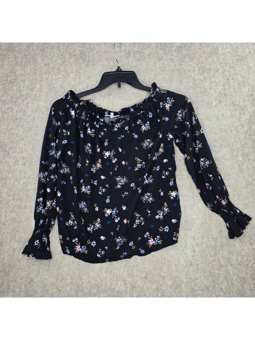 Love More Women Black Floral Blouse Long Sleeve Medium Rayon Lightweight Stretch